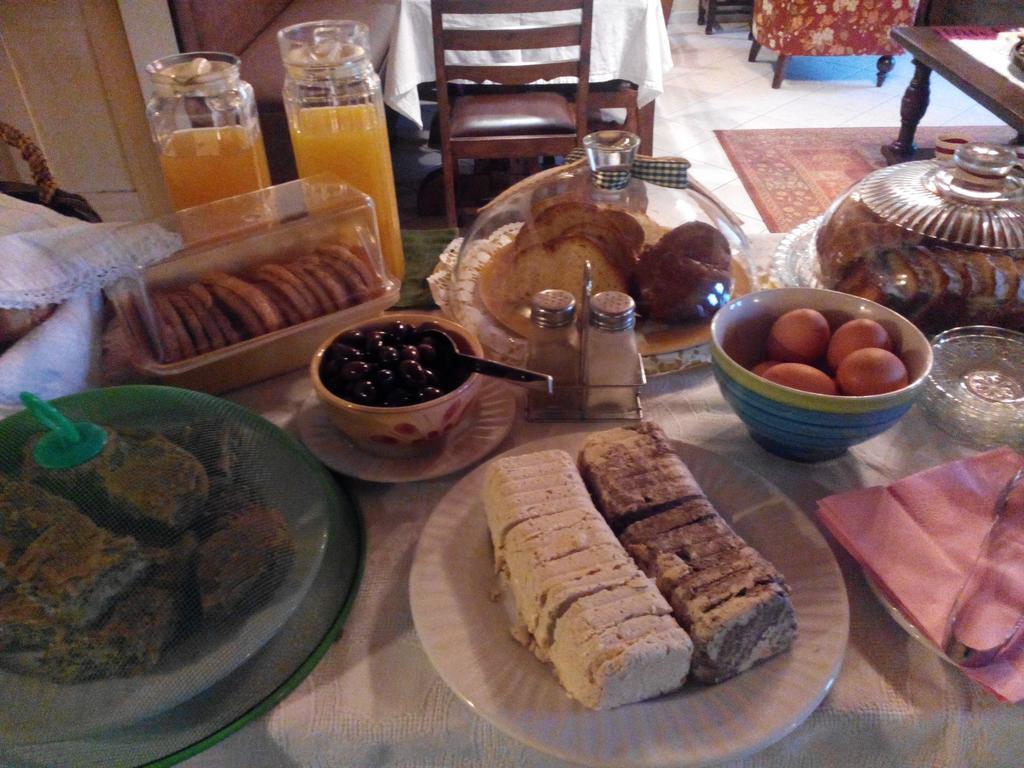 Valentini Guesthouse 카페니시온 외부 사진