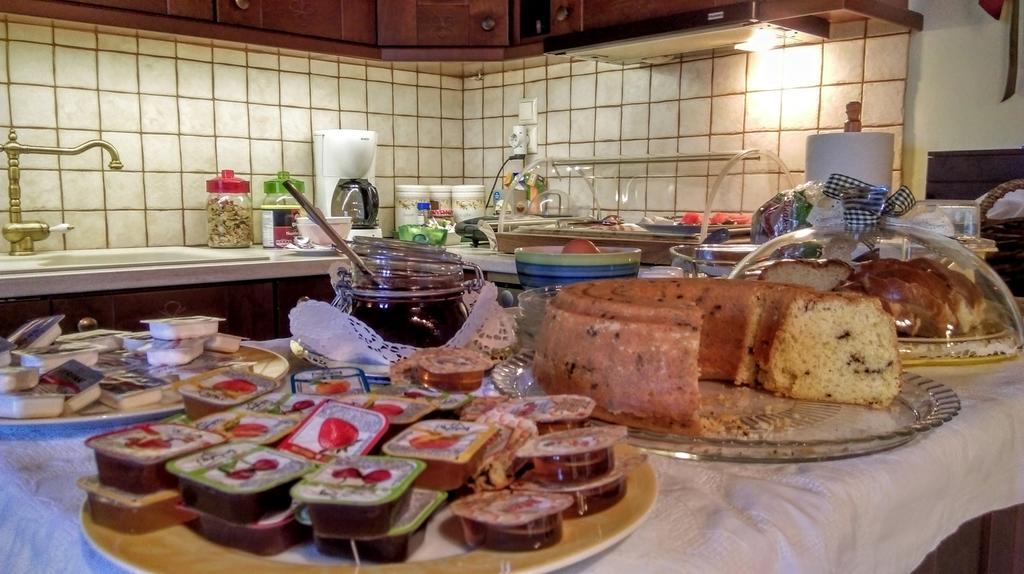 Valentini Guesthouse 카페니시온 외부 사진